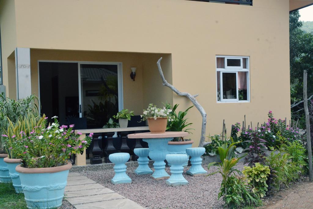 Mountain Lodge Anse Volbert Village Εξωτερικό φωτογραφία